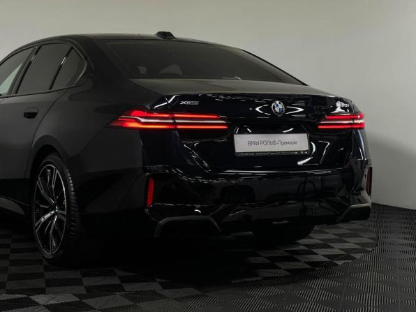 BMW 5 серии VIII (G60/G61/G68) с пробегом 2023 года, цена 7 396 590 рублей, 25001 км, седан, Автокод Объявления