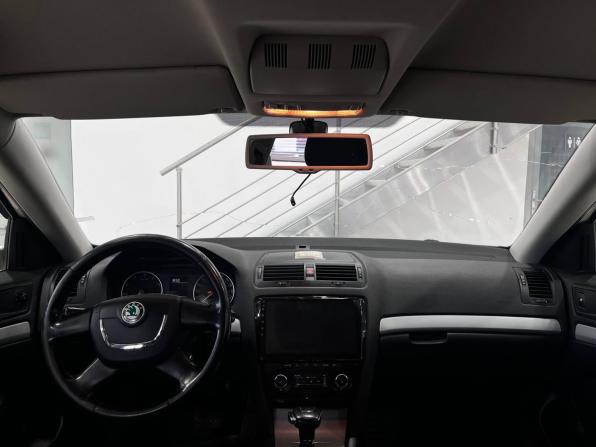 Skoda Octavia II (A5) Рестайлинг с пробегом 2012 года, цена 949 900 рублей, 178000 км, лифтбек, Автокод Объявления