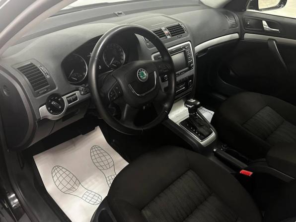 Skoda Octavia II (A5) Рестайлинг с пробегом 2013 года, цена 749 000 рублей, 130947 км, лифтбек, Автокод Объявления