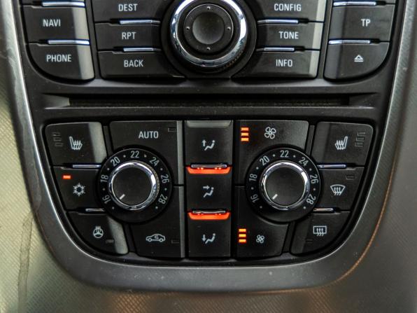 Opel Astra J с пробегом 2011 года, цена 618 000 рублей, 174981 км, хэтчбек, Автокод Объявления