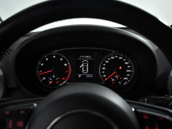 Audi A1 I (8X) с пробегом 2012 года, цена 990 000 рублей, 205901 км, хэтчбек, Автокод Объявления