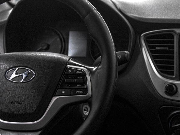 Hyundai Solaris II с пробегом 2018 года, цена 1 249 900 рублей, 168000 км, седан, Автокод Объявления