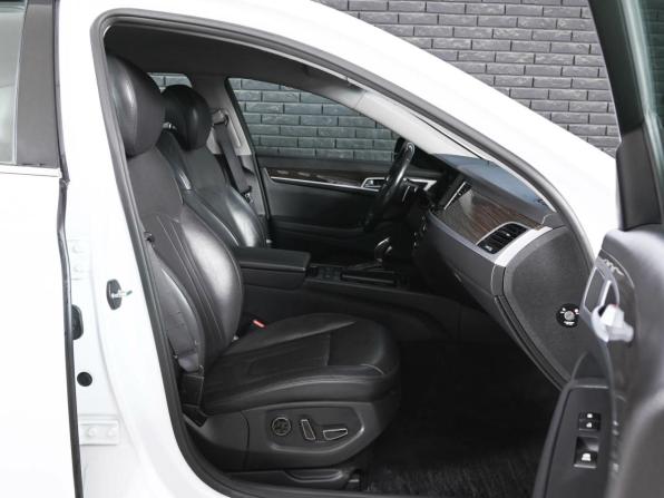 Hyundai Genesis II с пробегом 2014 года, цена 1 690 000 рублей, 153329 км, седан, Автокод Объявления