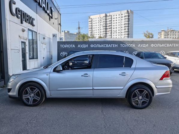 Opel Astra H Рестайлинг с пробегом 2012 года, цена 650 000 рублей, 243970 км, седан, Автокод Объявления