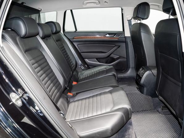 Volkswagen Passat B8 с пробегом 2017 года, цена 1 690 000 рублей, 162850 км, универсал, Автокод Объявления