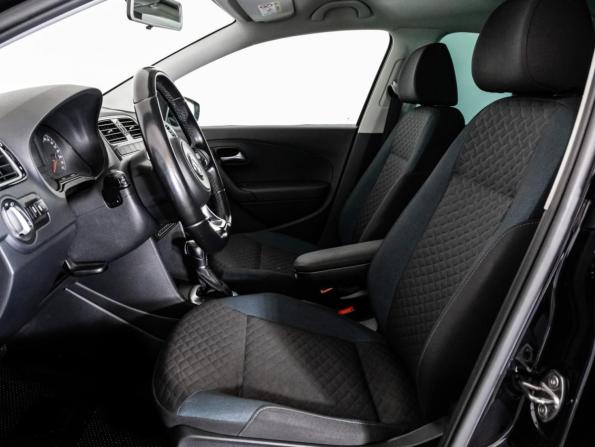 Volkswagen Polo V Рестайлинг с пробегом 2019 года, цена 1 199 000 рублей, 129063 км, седан, Автокод Объявления