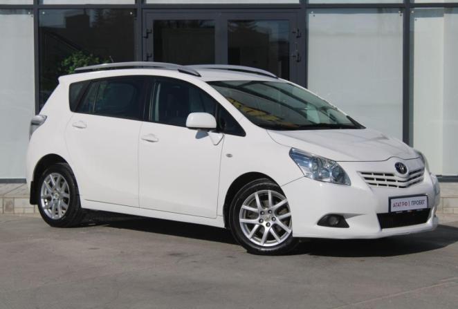 Toyota Verso I с пробегом 2010 года, цена 985 000 рублей, 320053 км, компактвэн, Автокод Объявления