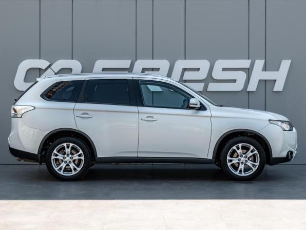 Mitsubishi Outlander III Рестайлинг с пробегом 2014 года, цена 1 860 000 рублей, 109946 км, внедорожник, Автокод Объявления