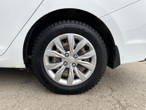 Hyundai Solaris II с пробегом 2017 года, цена 960 000 рублей, 91693 км, седан, Автокод Объявления