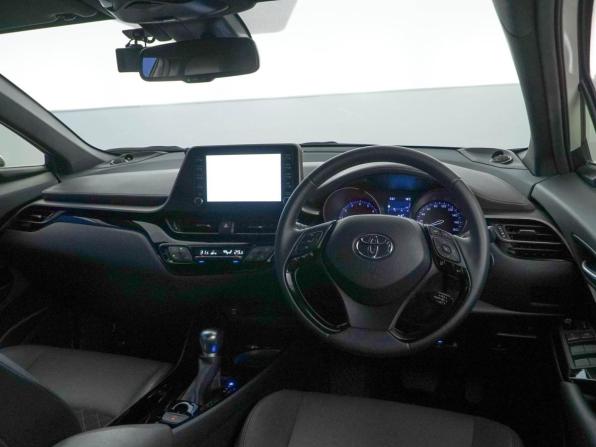 Toyota C-HR I Рестайлинг с пробегом 2020 года, цена 2 249 077 рублей, 17495 км, внедорожник, Автокод Объявления