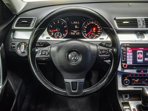 Volkswagen Passat B7 с пробегом 2011 года, цена 1 029 000 рублей, 215898 км, седан, Автокод Объявления