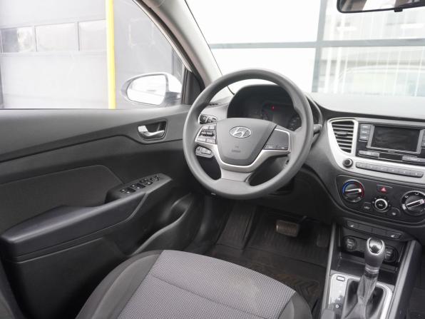 Hyundai Solaris II Рестайлинг с пробегом 2022 года, цена 1 500 000 рублей, 72995 км, седан, Автокод Объявления