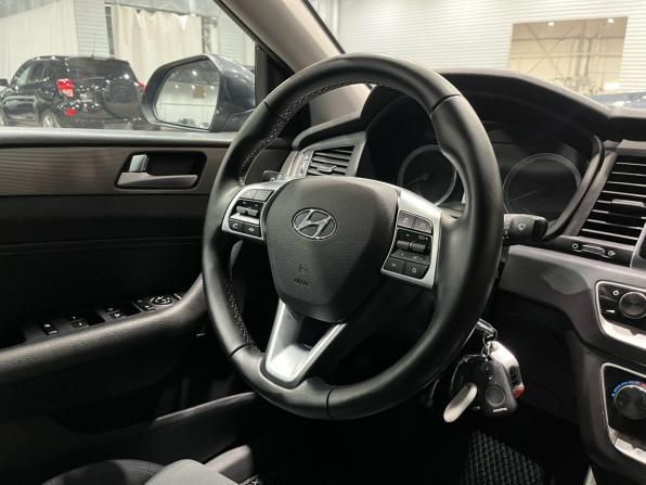 Hyundai Sonata VII (LF) Рестайлинг с пробегом 2018 года, цена 1 640 000 рублей, 134954 км, седан, Автокод Объявления