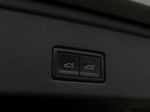 Volkswagen Touareg III с пробегом 2019 года, цена 4 498 700 рублей, 138260 км, внедорожник, Автокод Объявления