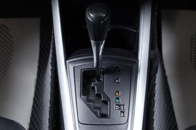 Toyota Corolla XI (E160 E170 E180) Рестайлинг 1 с пробегом 2015 года, цена 1 259 000 рублей, 174000 км, универсал, Автокод Объявления