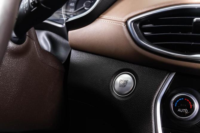 Hyundai Santa Fe IV с пробегом 2019 года, цена 2 859 000 рублей, 137160 км, внедорожник, Автокод Объявления