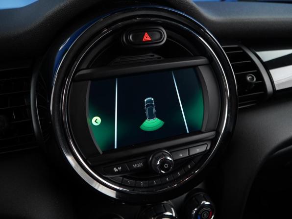 Mini Hatch III (F55/F56) с пробегом 2018 года, цена 1 599 077 рублей, 130540 км, хэтчбек, Автокод Объявления
