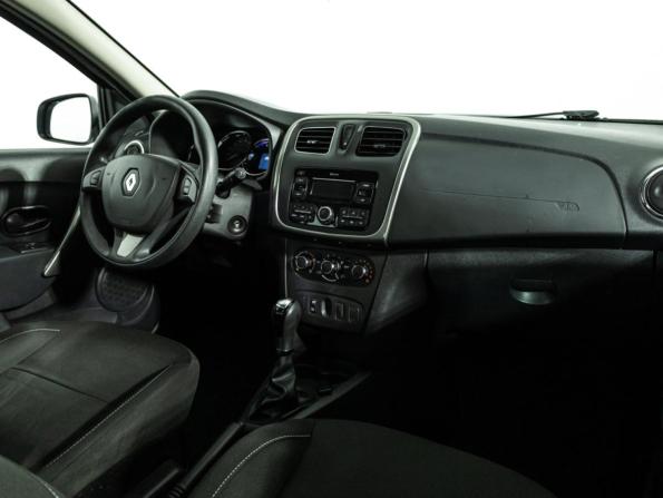 Renault Sandero II Рестайлинг с пробегом 2018 года, цена 899 700 рублей, 202577 км, хэтчбек, Автокод Объявления