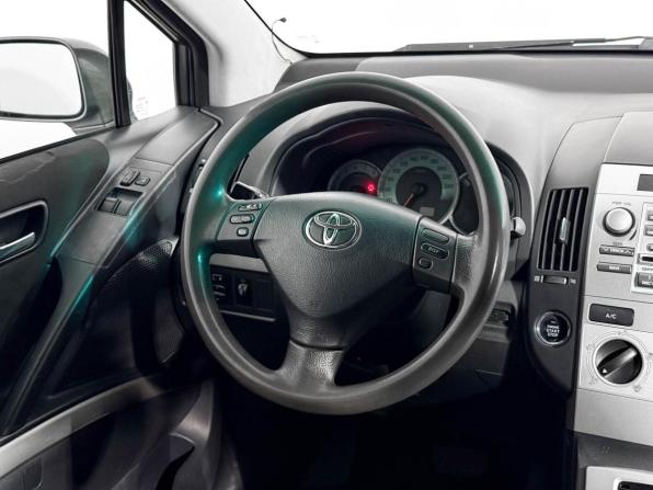Toyota Corolla Verso I Рестайлинг с пробегом 2005 года, цена 590 000 рублей, 330904 км, компактвэн, Автокод Объявления