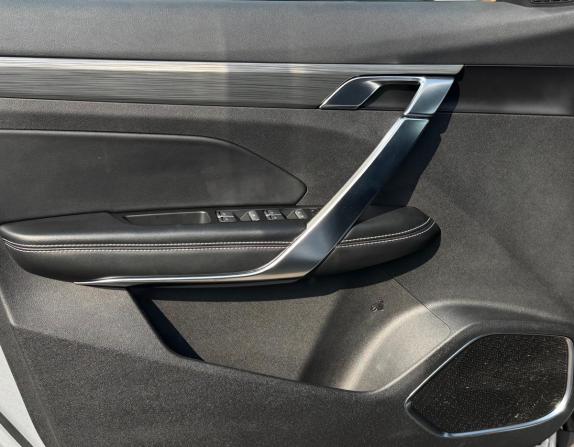 Geely Atlas Pro с пробегом 2023 года, цена 2 190 000 рублей, 65426 км, внедорожник, Автокод Объявления