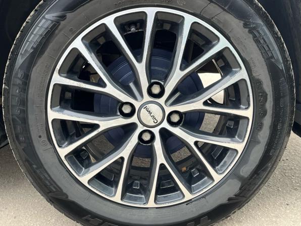 Hyundai Solaris II с пробегом 2018 года, цена 870 000 рублей, 328508 км, седан, Автокод Объявления