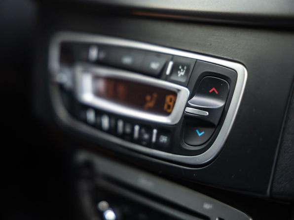 Renault Fluence I Рестайлинг с пробегом 2013 года, цена 798 000 рублей, 201542 км, седан, Автокод Объявления