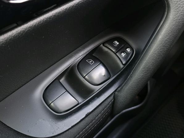 Nissan Qashqai II с пробегом 2018 года, цена 1 095 000 рублей, 158584 км, внедорожник, Автокод Объявления