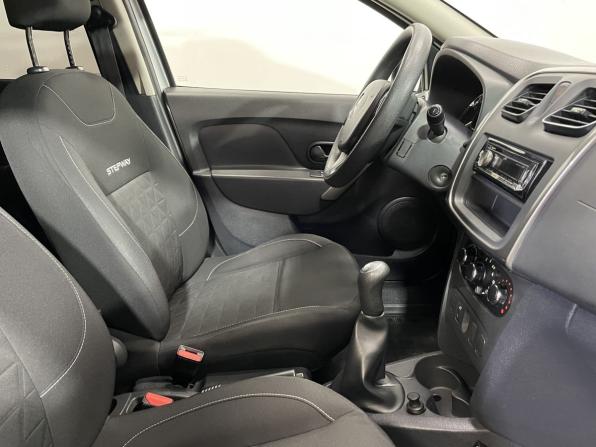 Renault Sandero II с пробегом 2015 года, цена 990 000 рублей, 117903 км, хэтчбек, Автокод Объявления