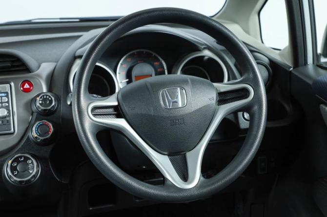 Honda Fit II с пробегом 2012 года, цена 849 000 рублей, 79000 км, хэтчбек, Автокод Объявления