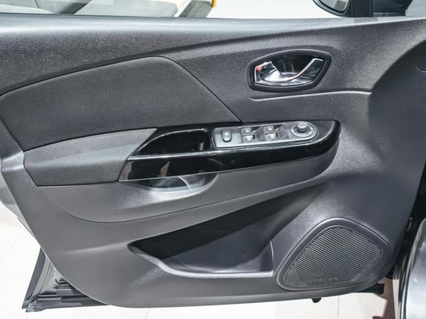 Renault Kaptur I с пробегом 2017 года, цена 1 488 843 рубля, 126186 км, внедорожник, Автокод Объявления