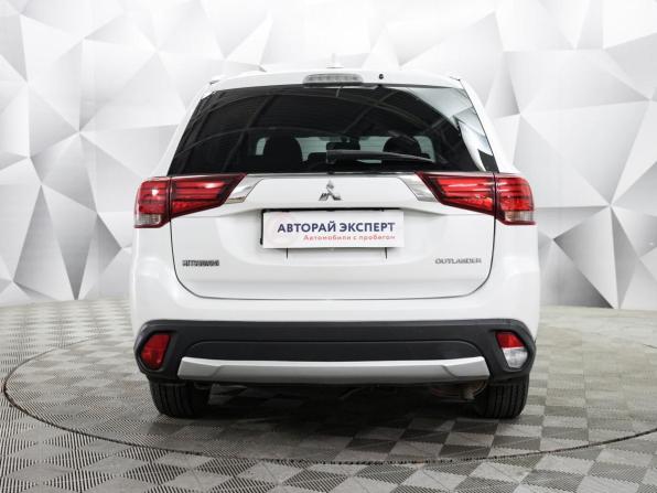 Mitsubishi Outlander III Рестайлинг 2 с пробегом 2017 года, цена 1 740 000 рублей, 193420 км, внедорожник, Автокод Объявления