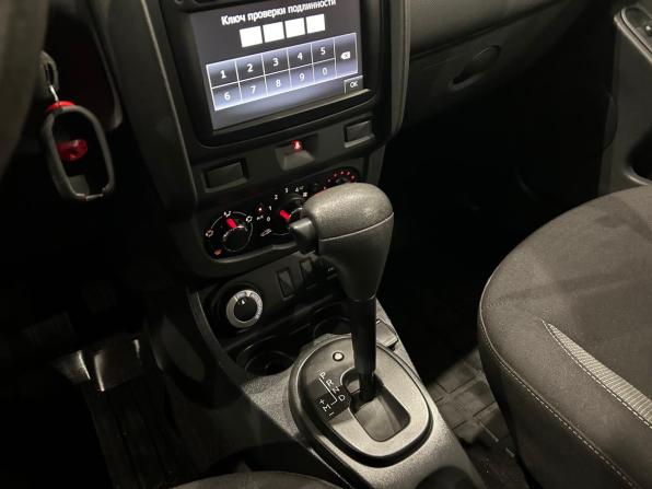 Renault Duster I Рестайлинг с пробегом 2017 года, цена 899 000 рублей, 262547 км, внедорожник, Автокод Объявления