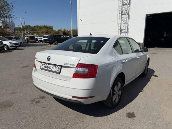 Skoda Octavia III (A7) Рестайлинг с пробегом 2018 года, цена 1 699 000 рублей, 129559 км, лифтбек, Автокод Объявления