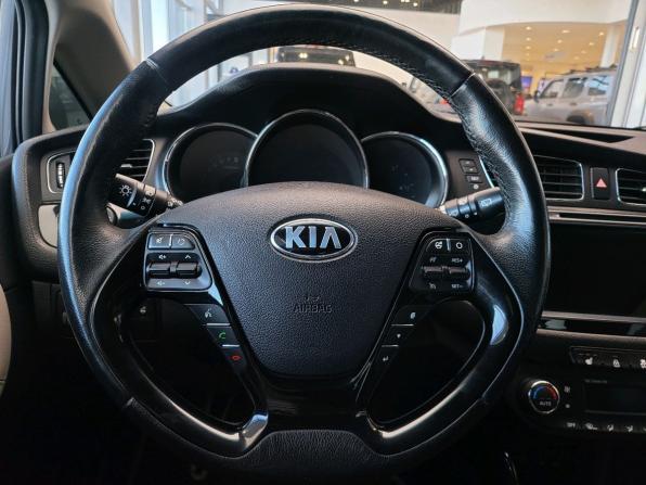 Kia Ceed II с пробегом 2015 года, цена 1 332 000 рублей, 102314 км, хэтчбек, Автокод Объявления