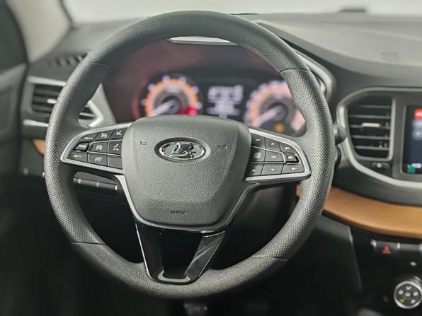 Lada (ВАЗ) Vesta I Рестайлинг (NG) с пробегом 2023 года, цена 1 335 000 рублей, 25000 км, седан, Автокод Объявления