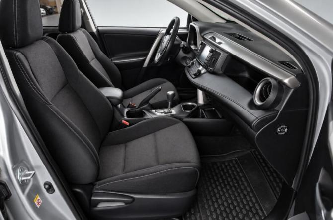 Toyota RAV4 IV (XA40) Рестайлинг с пробегом 2017 года, цена 2 879 000 рублей, 146000 км, внедорожник, Автокод Объявления