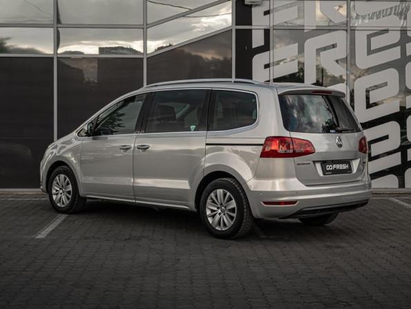 Volkswagen Sharan II с пробегом 2013 года, цена 1 345 000 рублей, 93614 км, минивэн, Автокод Объявления