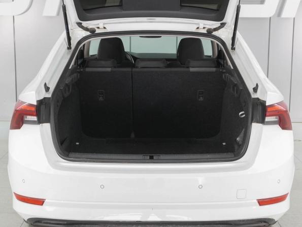 Skoda Octavia IV (A8) с пробегом 2021 года, цена 2 069 000 рублей, 122402 км, лифтбек, Автокод Объявления