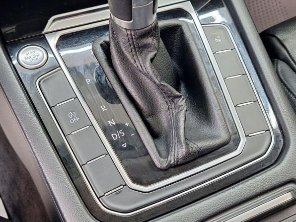 Volkswagen Passat B8 с пробегом 2018 года, цена 1 850 000 рублей, 240217 км, седан, Автокод Объявления