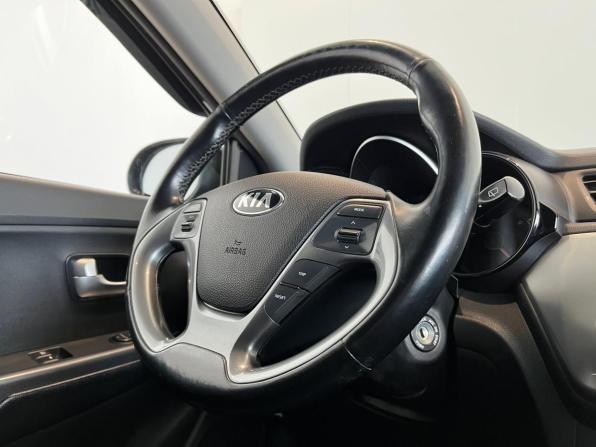 Kia Rio III Рестайлинг с пробегом 2016 года, цена 1 099 000 рублей, 95440 км, хэтчбек, Автокод Объявления
