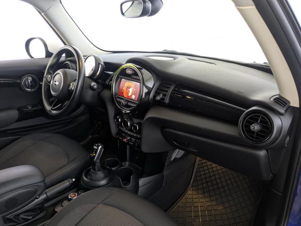 Mini Hatch III (F55/F56) Рестайлинг с пробегом 2021 года, цена 2 350 000 рублей, 54969 км, хэтчбек, Автокод Объявления