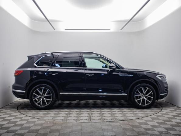 Volkswagen Touareg III с пробегом 2019 года, цена 5 295 000 рублей, 130397 км, внедорожник, Автокод Объявления