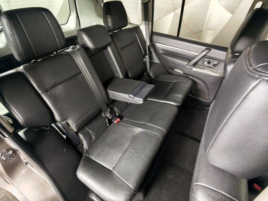 Mitsubishi Pajero IV Рестайлинг 1 Москва  - изображение 17