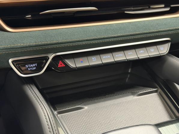 Geely Monjaro I с пробегом 2023 года, цена 3 245 000 рублей, 29267 км, внедорожник, Автокод Объявления