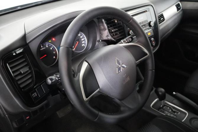 Mitsubishi Outlander III Рестайлинг 2 с пробегом 2016 года, цена 1 249 000 рублей, 236000 км, внедорожник, Автокод Объявления