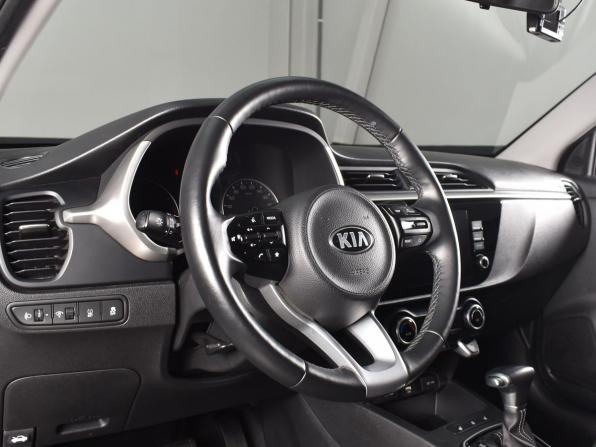 Kia Rio IV Рестайлинг с пробегом 2021 года, цена 1 814 995 рублей, 45129 км, хэтчбек, Автокод Объявления
