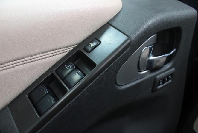 Nissan Pathfinder III Рестайлинг с пробегом 2012 года, цена 1 400 000 рублей, 212001 км, внедорожник, Автокод Объявления