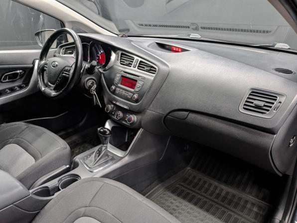 Kia Ceed II с пробегом 2015 года, цена 1 175 000 рублей, 131365 км, хэтчбек, Автокод Объявления