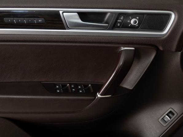 Volkswagen Touareg II Рестайлинг с пробегом 2016 года, цена 3 060 000 рублей, 275067 км, внедорожник, Автокод Объявления