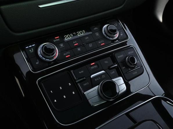 Audi A8 III (D4) Рестайлинг с пробегом 2015 года, цена 2 799 000 рублей, 156539 км, седан, Автокод Объявления